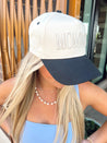 Mommin' - Black Vintage Trucker Hat