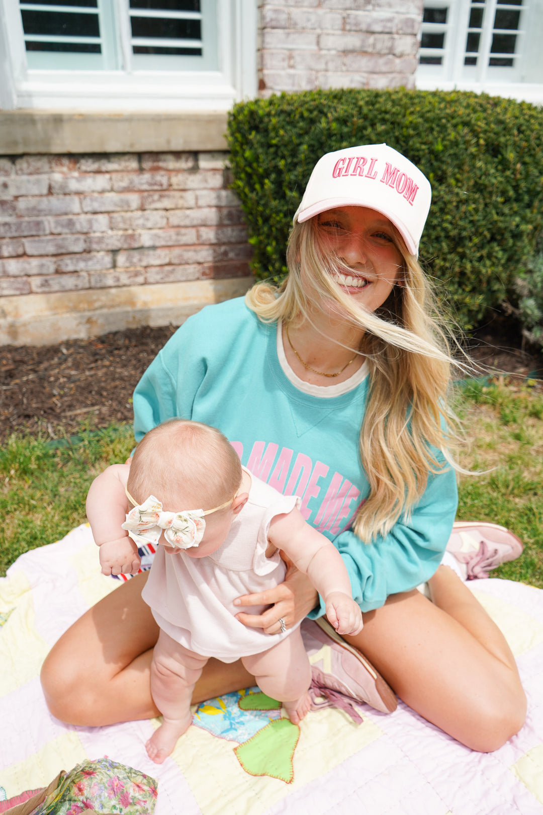 Mama Lightweight Crewnecks