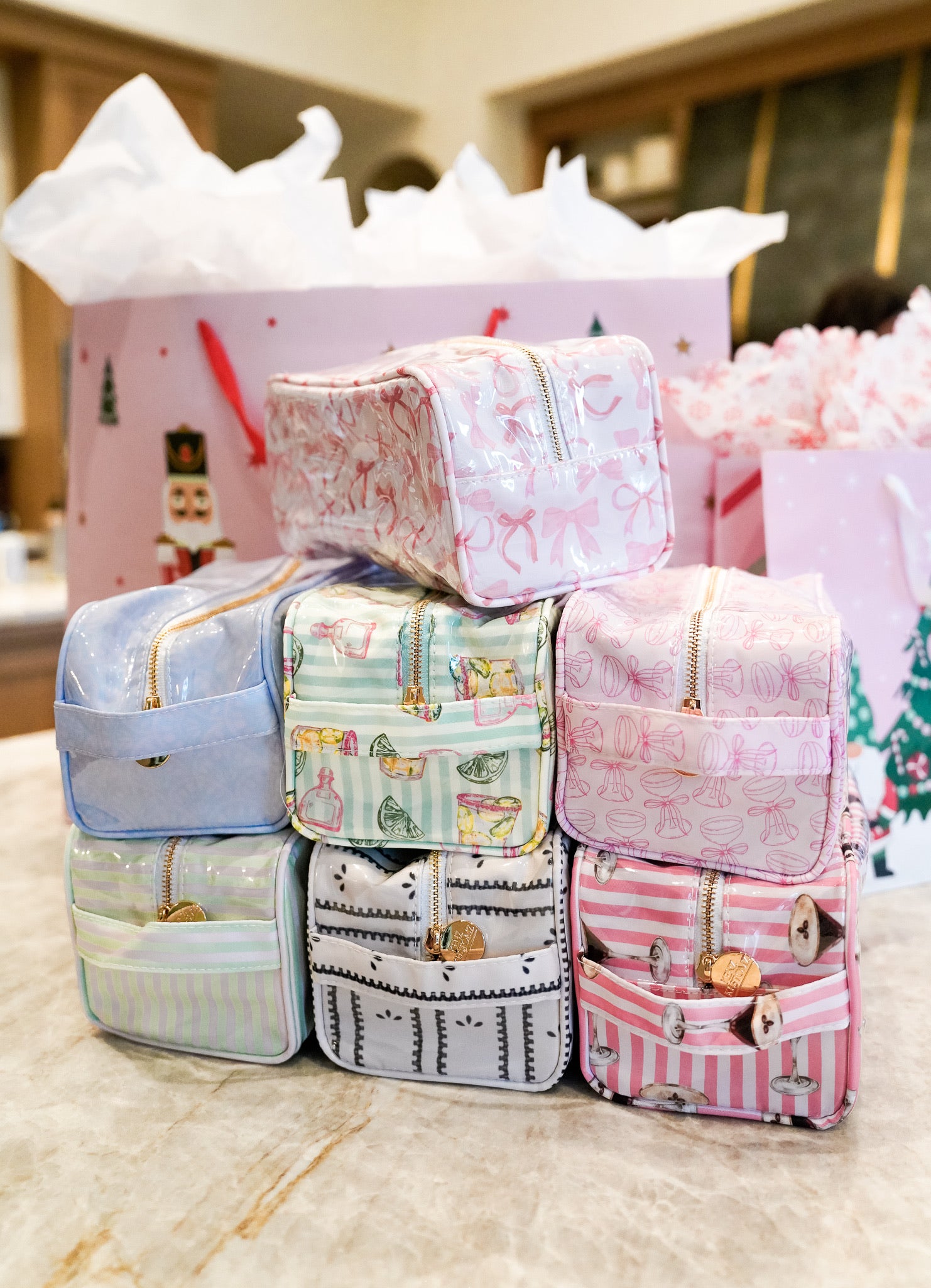 Clear Coat Toiletry Dopp Kit - Thumbnail 3