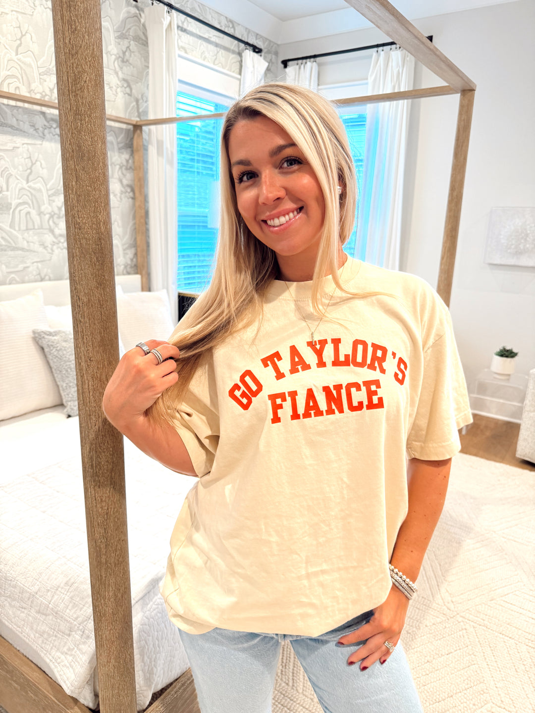 Tay &amp; Trav T- Shirt + Crewneck