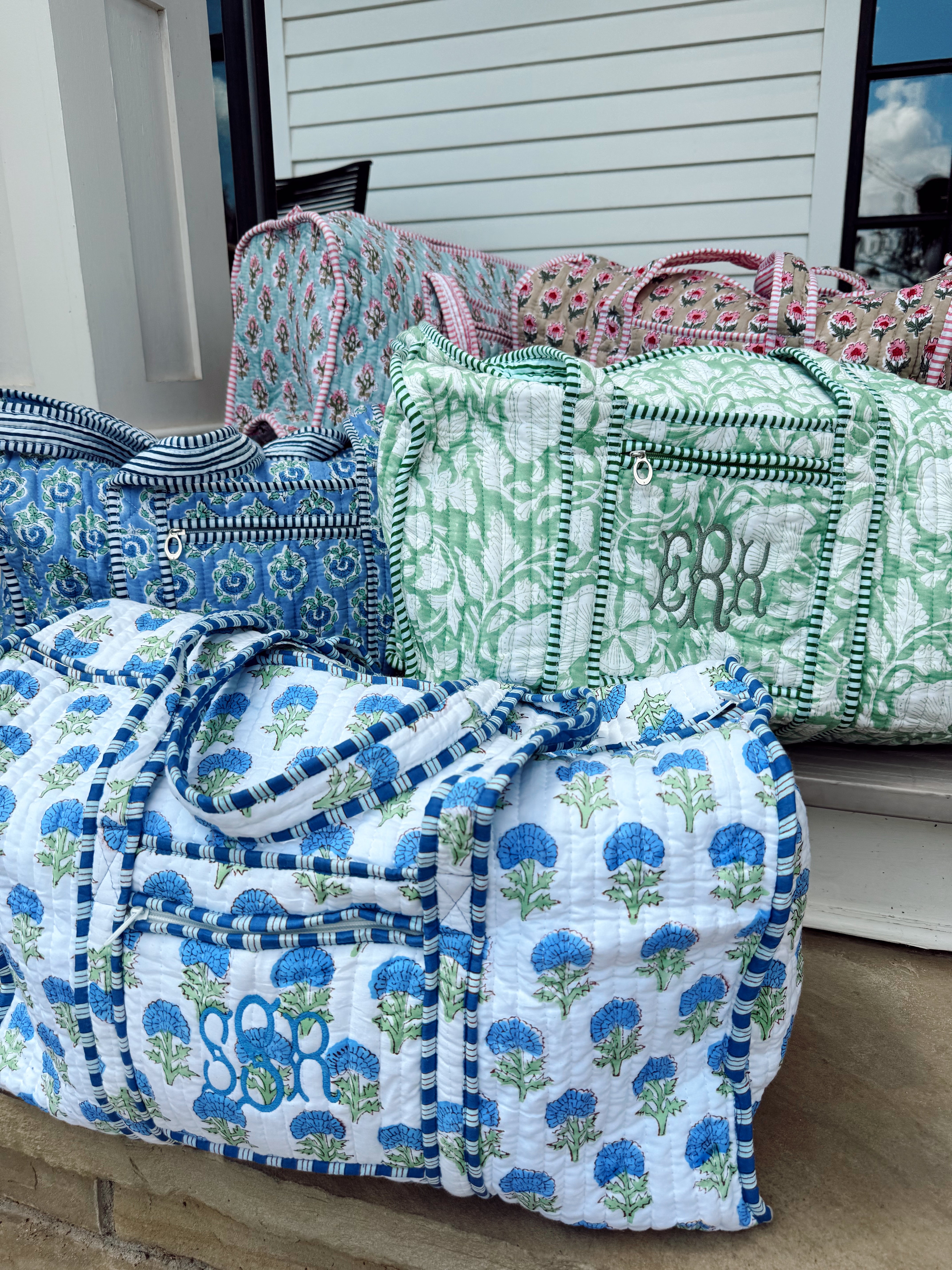キルティングデザイン バッグ ブルー Quilted Block-Print Duffel Bag – KenzKustomz
